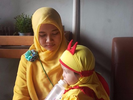 Kelak Kami Pasti Merindukan Momen Menggendong Seperti Ini, Nak