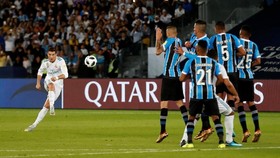 FOTO: Ronaldo Bawa Real Madrid Juara Piala Dunia Antarklub