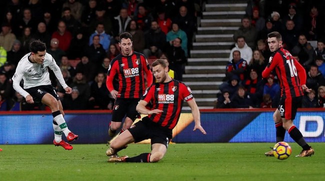 Liverpool untuk sementara unggul 3-0 atas AFC Bournemouth pada babak pertama laga lanjutan Liga Primer Inggris di Vitality Stadium, Minggu (17/12).