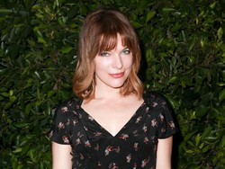 Ungkapan Sedih Aktris Asal Ukraina Milla Jovovich Atas Serangan Rusia