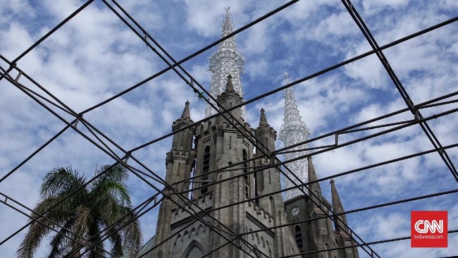 Registrasi online sebelum ibadah misa malam Natal di Katedral ditujukan agar umat mengamalkan sila kedua Pancasila.