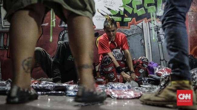 FOTO: Silaturahmi dalam Keriuhan Komunitas Punk