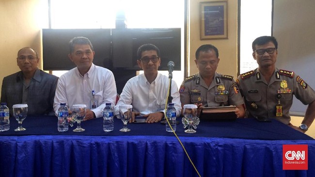 PT Perusahaan Listrik Negara Distribusi Jakarta Raya memproyeksi penggunaan listrik di Jakarta akan menurun 40 persen saat libur Natal dan Tahun Baru 2018.