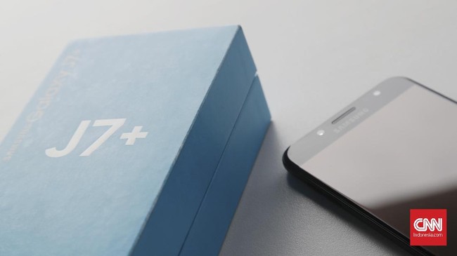 Samsung memboyong fitur kamera ganda untuk ponsel kelas menengah, Galaxy J7+. Sejauh apa performanya?