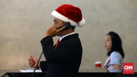 Pengusaha Paksa Karyawan Pakai Atribut Natal Diancam Pidana