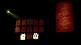 FOTO: Nomor 8 dan 24 Kobe Bryant Abadi