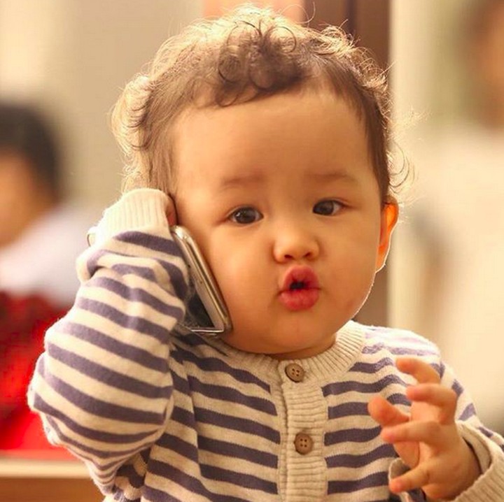 <p>"Halo, Sheva lagi bicara sama siapa ya ini?". (Foto: Instagram/ @ussypratama)</p>
