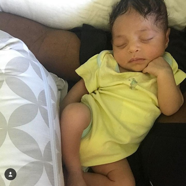 <p>Gaya tidurnya imut banget sih, Olympia. (Foto: Instagram @olimpiaohanian)</p>