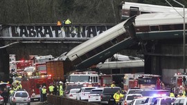 FOTO: Rangkaian Potret dari Lokasi Kecelakaan Kereta Amtrak