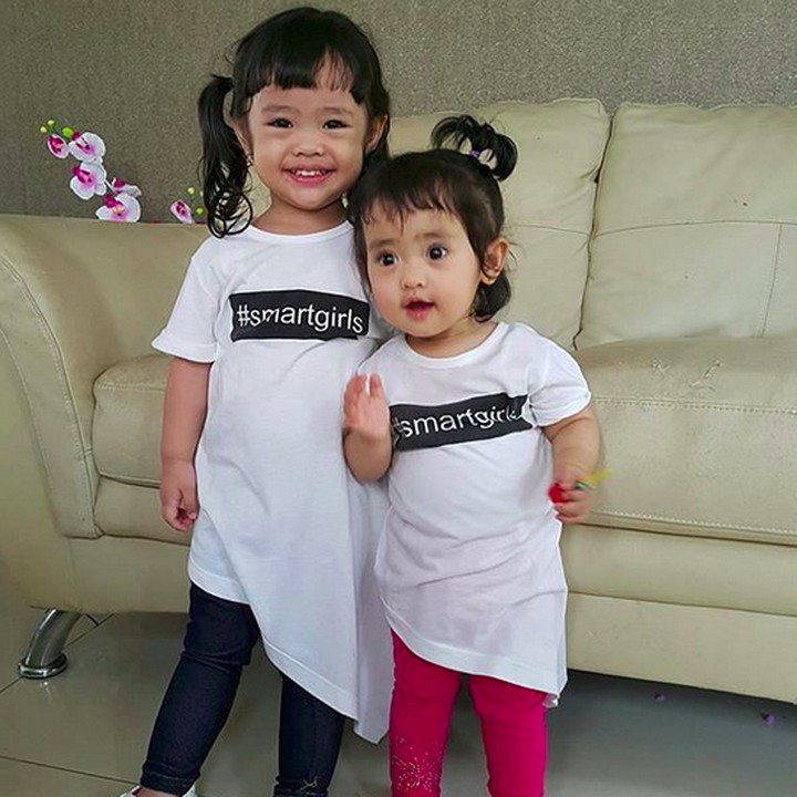 <p>Ya ampun! Gemas banget ngelihat pose kakak adik yang satu ini. (Foto: Instagram/ @khadeejah_faatimah_abdullah)</p>