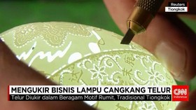 Mengukir Bisnis Lampu Cangkang Telur