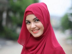 Kisah Hijrah Nadya Almira: Capek Bandel Kini Tinggalkan Dunia Artis