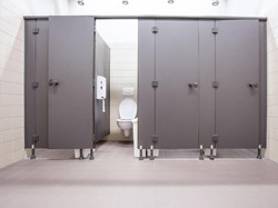 Dilarang Menyanyi dan Dulukan Kaki Kiri, Ini 10 Adab di Kamar Mandi