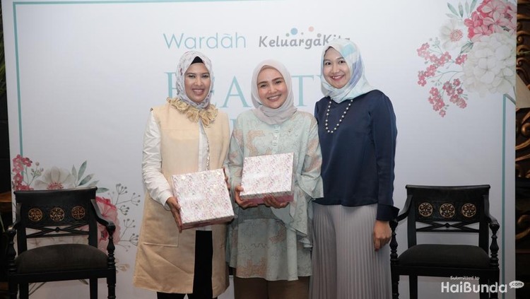 Dari ibu, anak-anak bisa mendapatkan inspirasi...