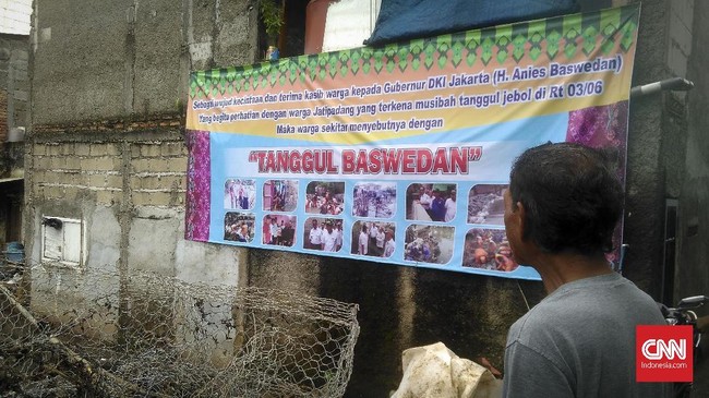 Nama itu dipilih sebagai ucapan terima kasih warga kepada Gubernur DKI Anies Baswedan. Sementara Anies sendiri belum tahu namanya digunakan untuk nama tanggul.