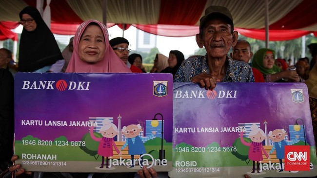 Kartu Lansia Jakarta resmi diluncurkan Guberner DKI Jakarta Anies Baswedan. Ada 14.520 lansia yang akan menerima kartu tersebut.