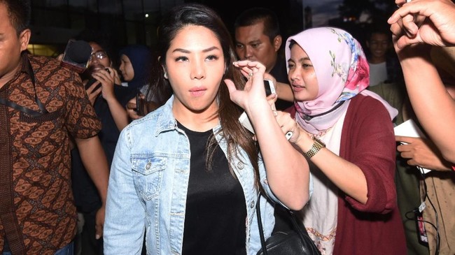 Direktur RS Medika Permata Hijau Dokter Hafil Budianto mengatakan kedatangannya dalam pernikahan putri Setnov berdasarkan undangan orang tua mempelai pria.