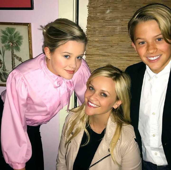 <p>Nggak sangka ya aktris cantik ini udah punya 3 anak. (Foto: Instagram/reesewitherspoon)</p>
