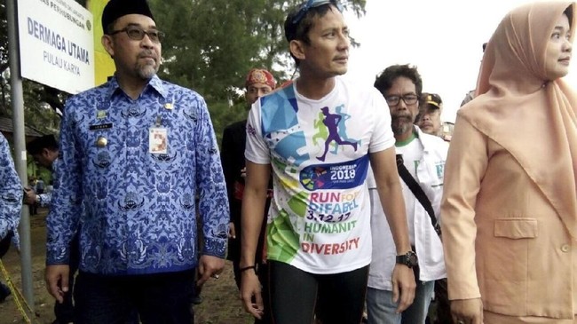 Sandiaga telah menghubungi Menteri Kelautan dan Perikanan Susi Pudjiastuti untuk mengajak berkantor di Kepulauan Seribu, dan sang menteri diklaim tertarik.