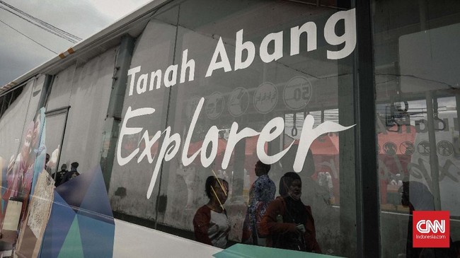 Wagub DKI Sandiaga Uno masih mengusahakan agar bus TransJakarta Tanah Abang Explorer bisa kembali beroperasi. Menurut Sandi bus itu diperlukan warga.