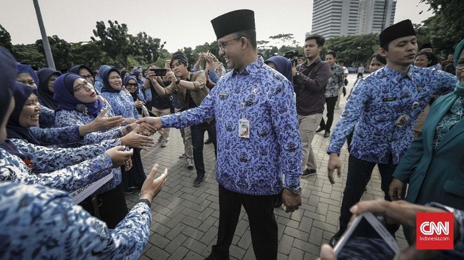 Gubernur DKI Anies Baswedan diprediksi tak bisa memilih anggota TGUPP secara langsung karena ada peraturan pengadaan barang/jasa pemerintah.