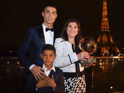 7 Fakta Ibu Cristiano Ronaldo, Merasa Diberkahi Batal Aborsi Kini Putranya Digaji Rp3,2 T