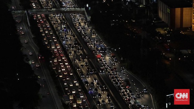 Menurut Jasa Marga, kepadatan ruas tol mulai dari Rawa Bokor menuju Bandara Internasional Soekarno-Hatta disebabkan karena peningkatan jumlah kendaraan.