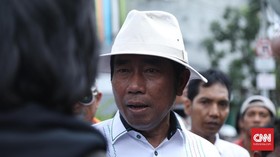 Sandi Pertimbangkan Lahan Milik Lulung untuk PKL Tanah Abang