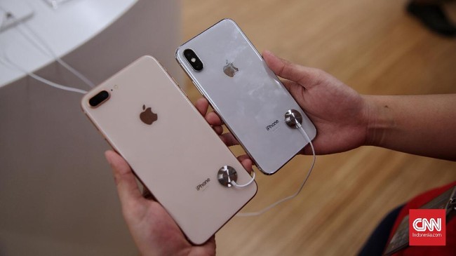 Apple mengatakan Qualcomm enggan memasok cip untuk iPhone berikutnya terkait perseturuan antara kedua perusahaan.