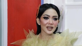VIDEO: Syahrini 'Hempas Manja' Liburan ke Eropa