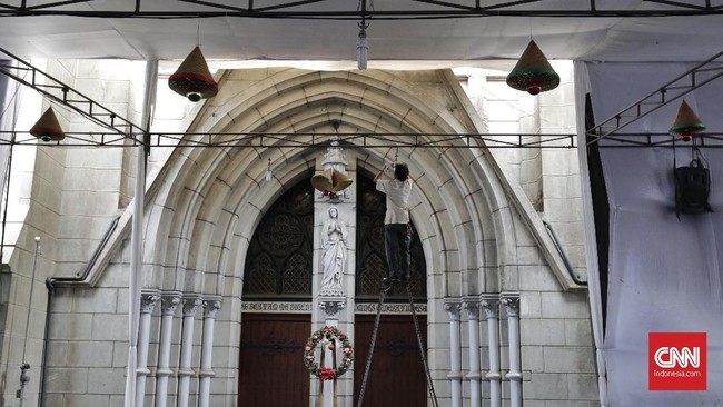 Masjid Istiqlal menyediakan lahan parkir bagi jemaat Gereja Katedral yang menjalani misa Natal, namun dengan lahan terbatas karena masjid sedang direnovasi.
