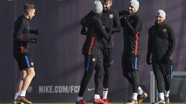 Cristiano Ronaldo dan Lionel Messi adalah sosok istimewa dan mencicipi jadi rekan setim kedua pemain bisa jadi cerita luar biasa.