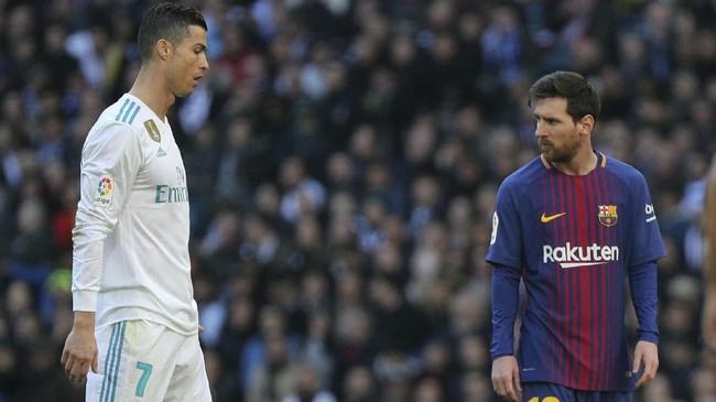 Penyerang bintang Barcelona, Lionel Messi, tak merasa sedang bersaing dengan andalan Real Madrid Cristiano Ronaldo.