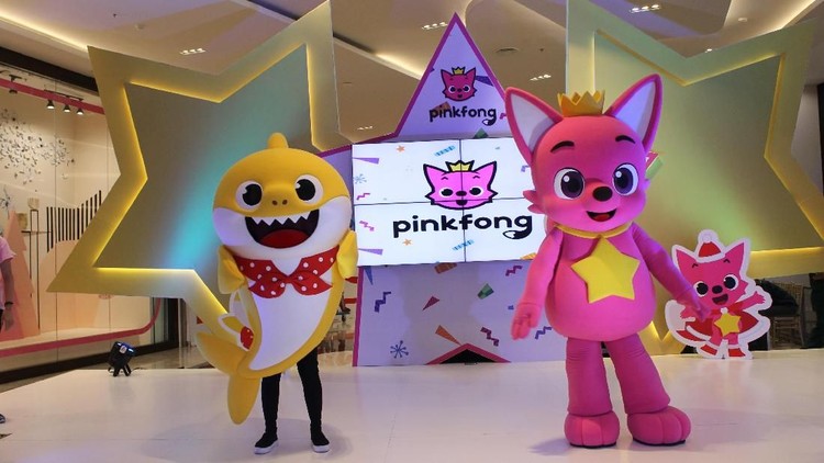Pinkfong dan baby shark pasti sudah akrab sama anak-anak ya. Nah, gimana kalau ketemu langsung dengan dua karakter ini?