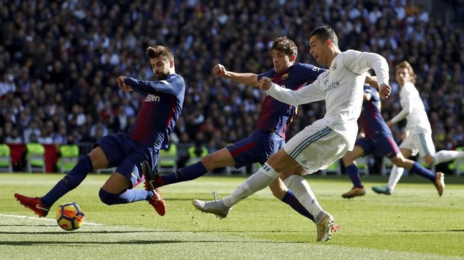 Duel El Clasico antara Barcelona menjamu Real Madrid di Stadion Camp Nou, Senin (7/5) dini hari bakal disiarkan secara langsung.