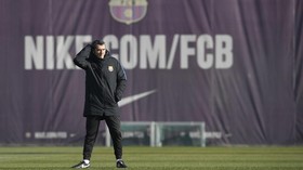 Ernesto Valverde Dipecat, Jadi Pelatih Barcelona Berat