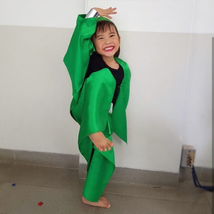 <p>Ya ampun, Kala, ini pose apaan sih? Ha-ha-ha ngakak banget deh lihatnya. (Foto: Instagram @zaskiadyamecca)</p>