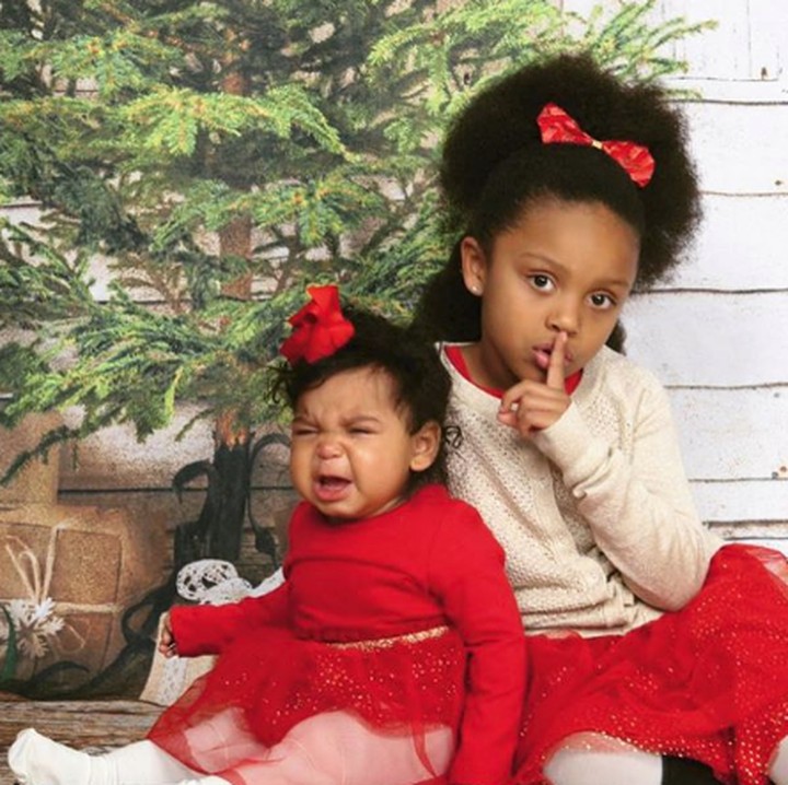 <p>"Sstt! Jangan nangis dong, kan lagi mau difoto," ujar kakak yang satu ini. (Foto: Instagram @thejaysisters_)</p>