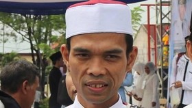 Pemerintah Minta Penjelasan Hong Kong Tolak Ustaz Somad