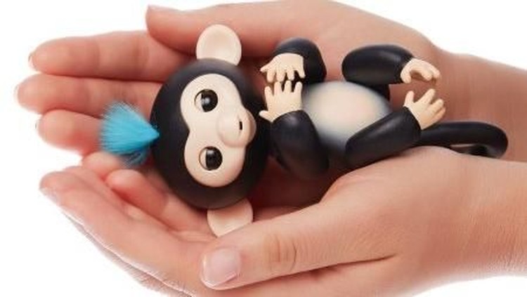 Mainan monyet yang satu ini memang lucu dan imut banget. Nggak heran kalau saat ini sedang ngehits abis.