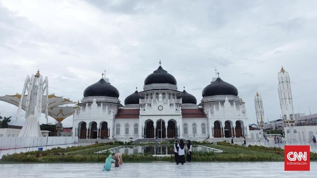 MUI menyebut Islam tak melarang masjid jadi tempat pendidikan politik, bukan untuk politik praktis yang berisi kampanye, ujaran kebencian, maupun fitnah.