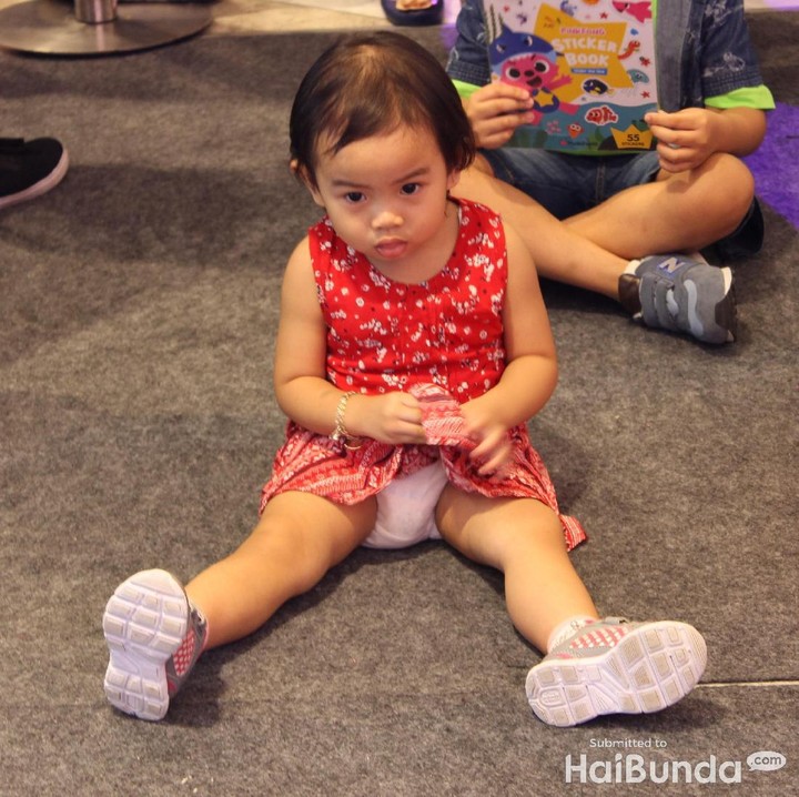 <p>Bagus banget ya, Nak, penampilan Pinkfong dan Baby Shark?</p>