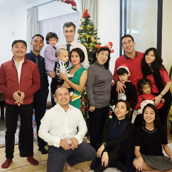 <p>Aktor Joe Taslim merayakan Natal bersama keluarga dan sahabat di Genova, Italy nih, Bun. (Foto: Instagram/joe_taslim)</p>