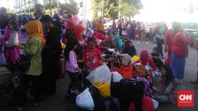 Penumpang Keluhkan Fasilitas Minim di Stasiun Pasar Senen
