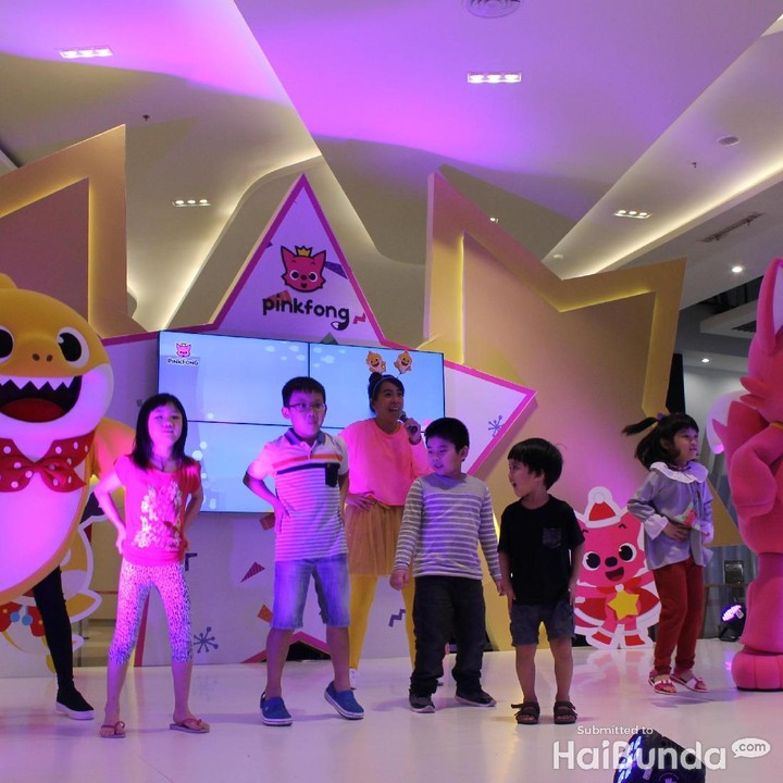 <p>Asik, dance bareng Pinkfong, Baby Shark, dan teman-teman.</p>