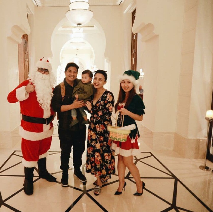 <p>Aktris Chelseo Olivia bersama suami dan anaknya menikmati damai dan kasih Natal di Dubai. (Foto: Instagram: glennalinskie)</p>
