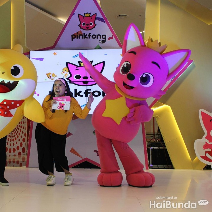 <p>Nah, kalau ini kakak MC bareng Pinkfong sama Baby Shark. Seru banget!</p>