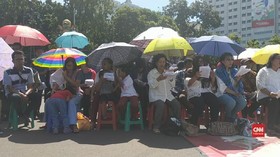 VIDEO: Misa Langganan di Depan Istana Kepresidenan