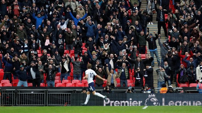 Manajer Tottenham Hotspur Mauricio Pochettino menilai Harry Kane kini layak disejajarkan dengan para pemain terbaik yang ada di dunia saat ini.