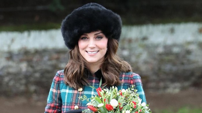 KING'S LYNN, ENGLAND - DECEMBER 25:  Catherine; Duchess of Cambridge attends Christmas Day Church service at Church of St Mary Magdalene on December 25, 2017 in King's Lynn, England.  (Photo by Chris Jackson/Getty Images)